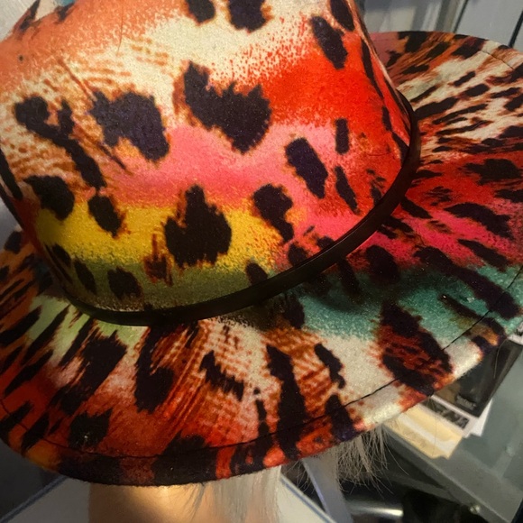 Walk on the wild side with your besties.  One price. For 2 fabulousity 🥰 - Picture 5 of 14